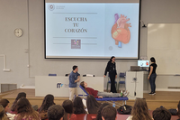 La Facultad de Medicina abre sus puertas a un centenar de estudiantes en ‘Escucha tu corazón’